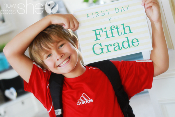 FREE! First day of school printable signs for taking first day of school pictures