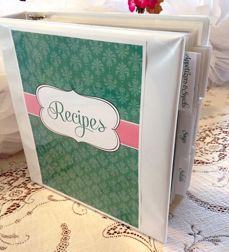 Kitchen Themed Bridal Shower  //  Recipe Binder  //  Free Printables  //  fabnfree.com