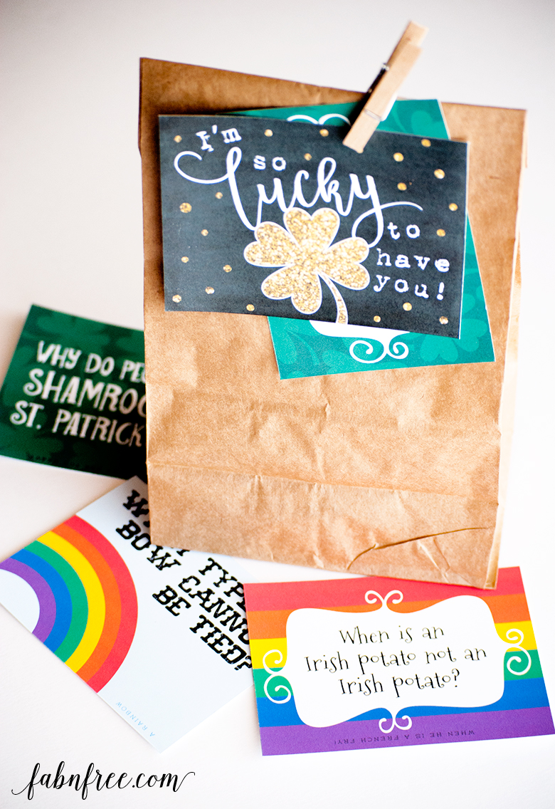 FREE Printable St. Patrick's Day Lunch Notes and Jokes // fabnfree.com